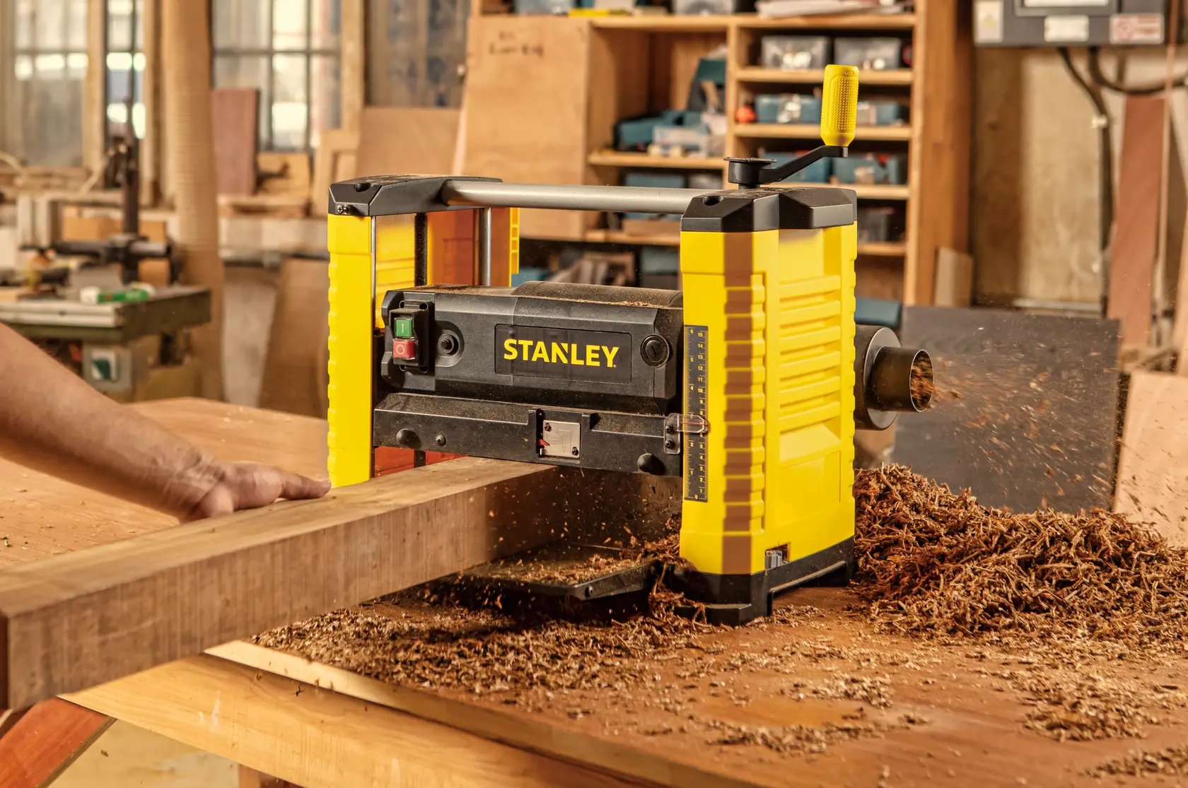 Raboteuse STANLEY STP18-B2, STP18-BR, STP18-AR, STP18-QS, STP18-B3, STP18 menuiserie sur table, jaune-noir.